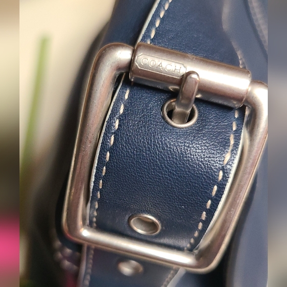 Coach Hampton Flap '06 | Navy & White Leather Crossbody | EUC - Picture 4 of 12